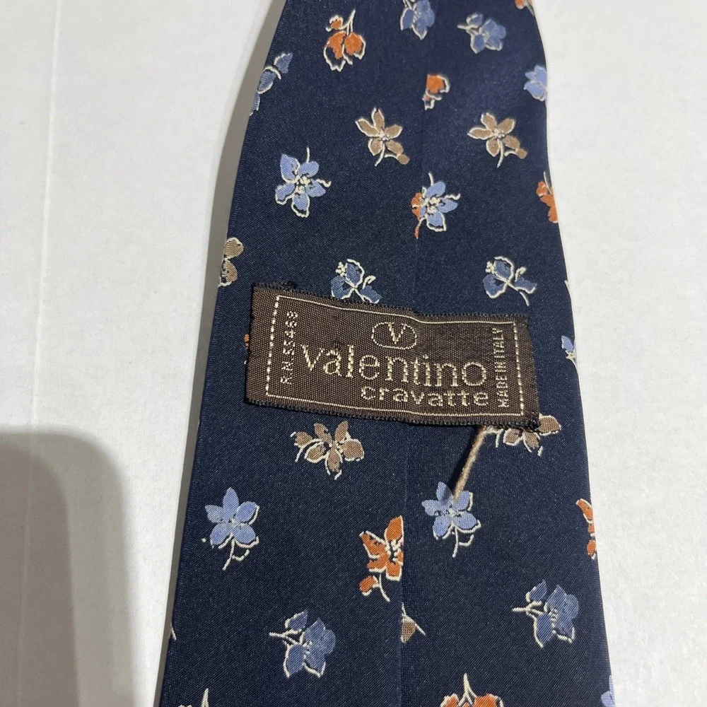 Valentino Neck Tie Mens Dark Blue Silk Luxury Necktie Cravatte‎ Italy C-13